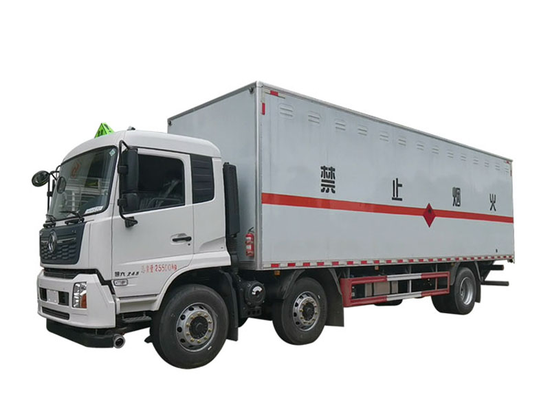 东风天龙小三轴16吨腐蚀性物品厢式运输车